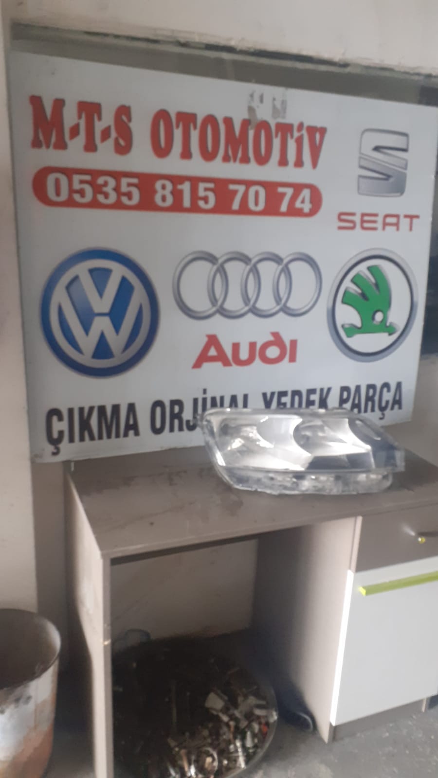 Skoda rapit sağ far